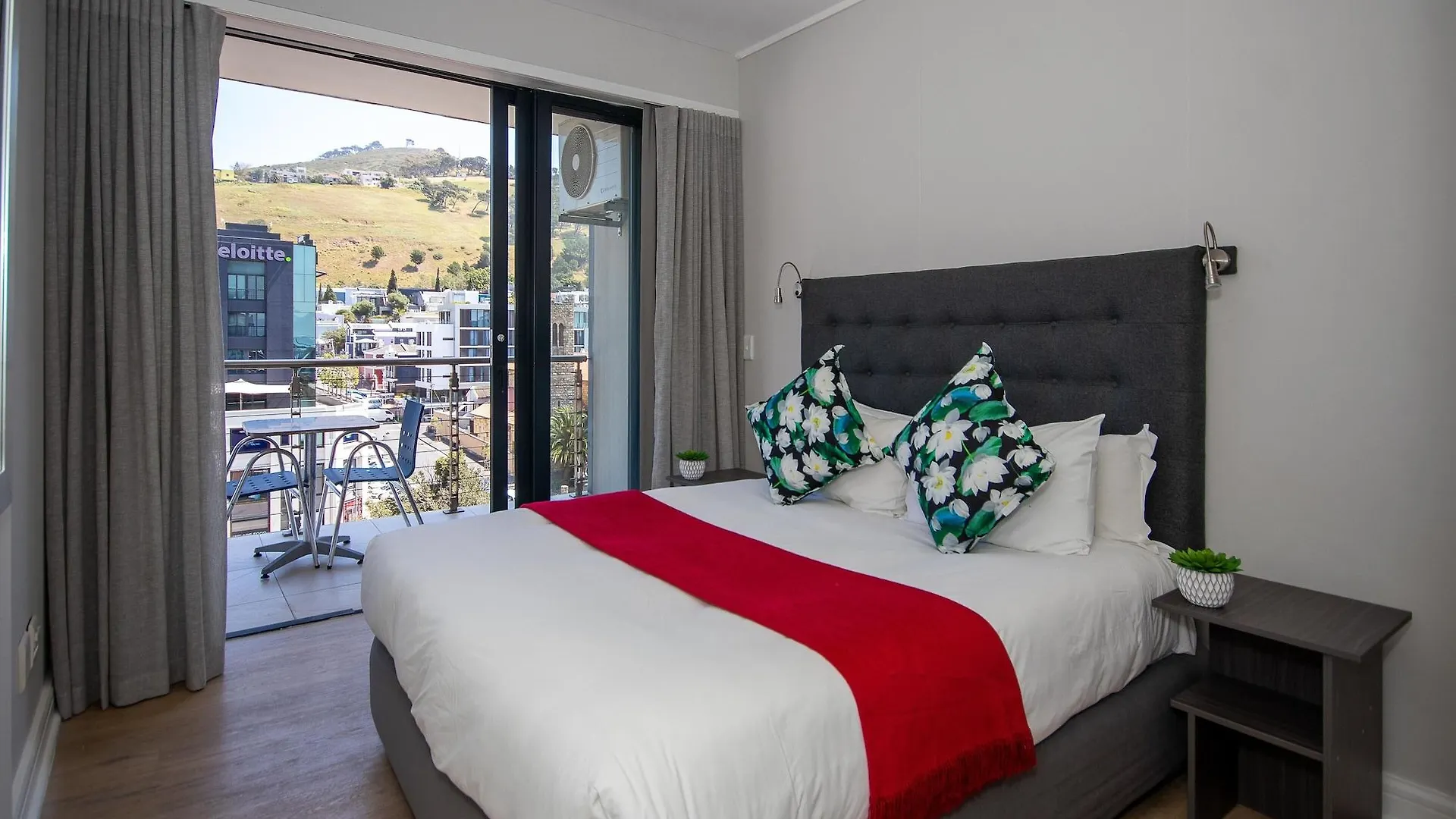 The Rockwell Luxury Suites Cape Town Aparthotel